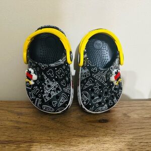 CROCS Kids Black and Yellow Graphic Clogs